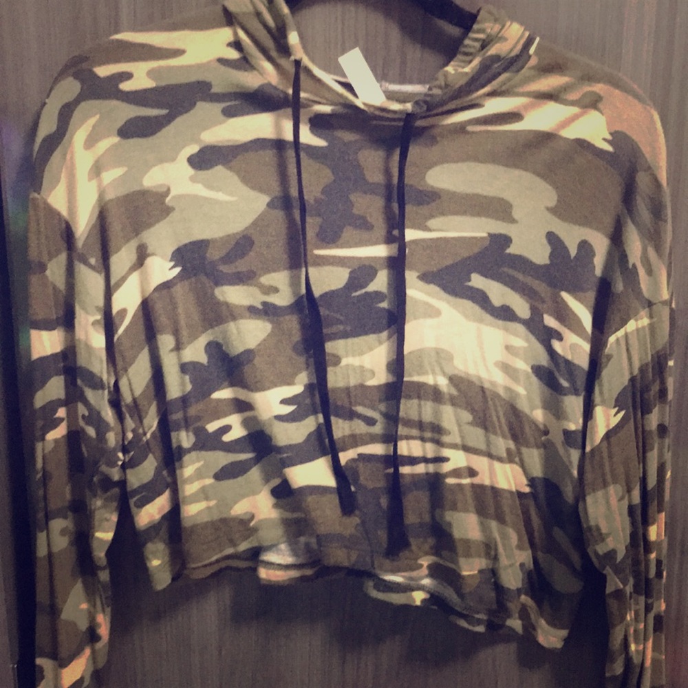 Camo crop top